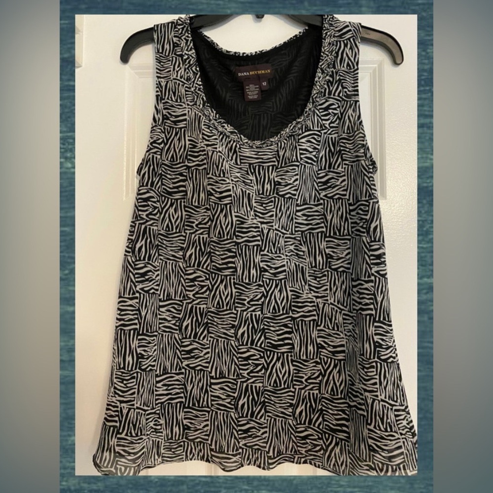 Dana Buchman dressy sleeveless tank, black/white pattern, size M